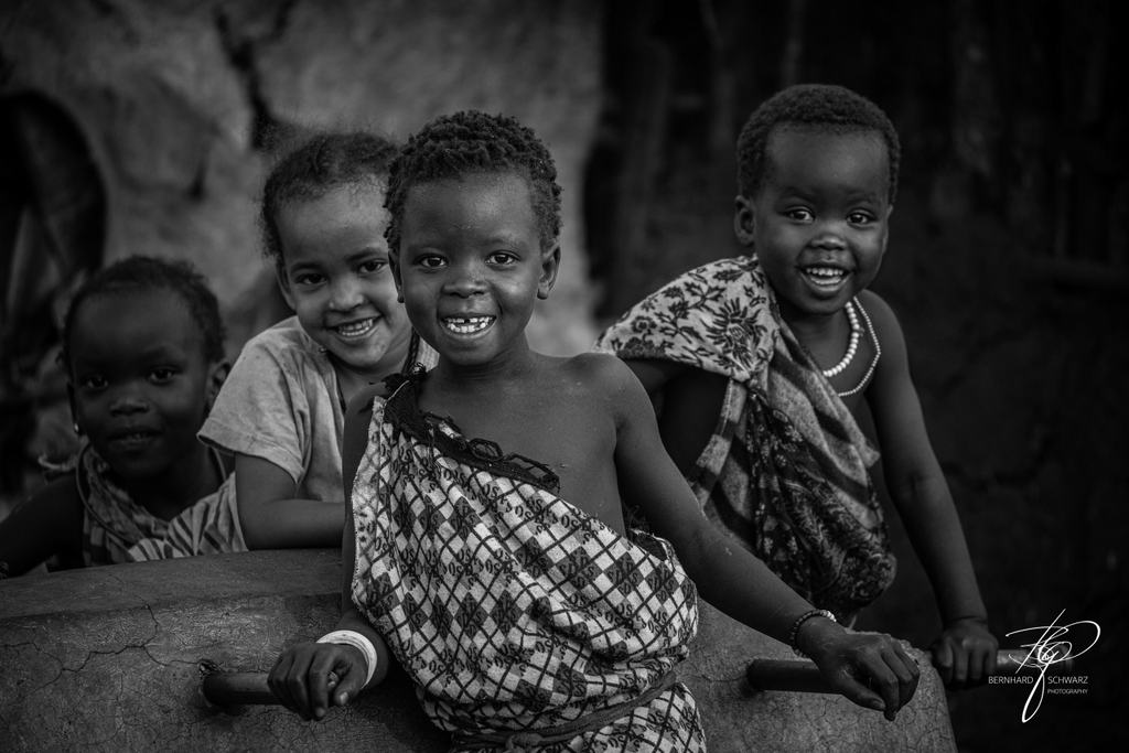 SURI - SURMA - ETHIOPIA
